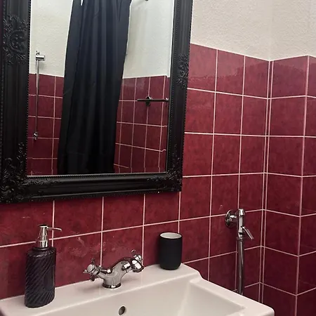 Vikaro Apartment
