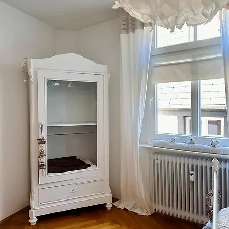 Apartment Vikaro *