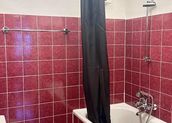 Vikaro Μονσάου